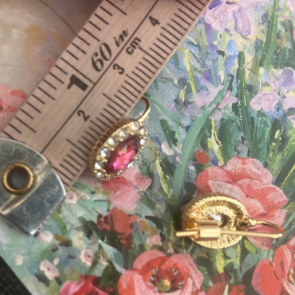 5/$10❤️❤️❤️NEW SPARKLING Rose Colored PIERCED EARRINGS - Picture 4 of 4